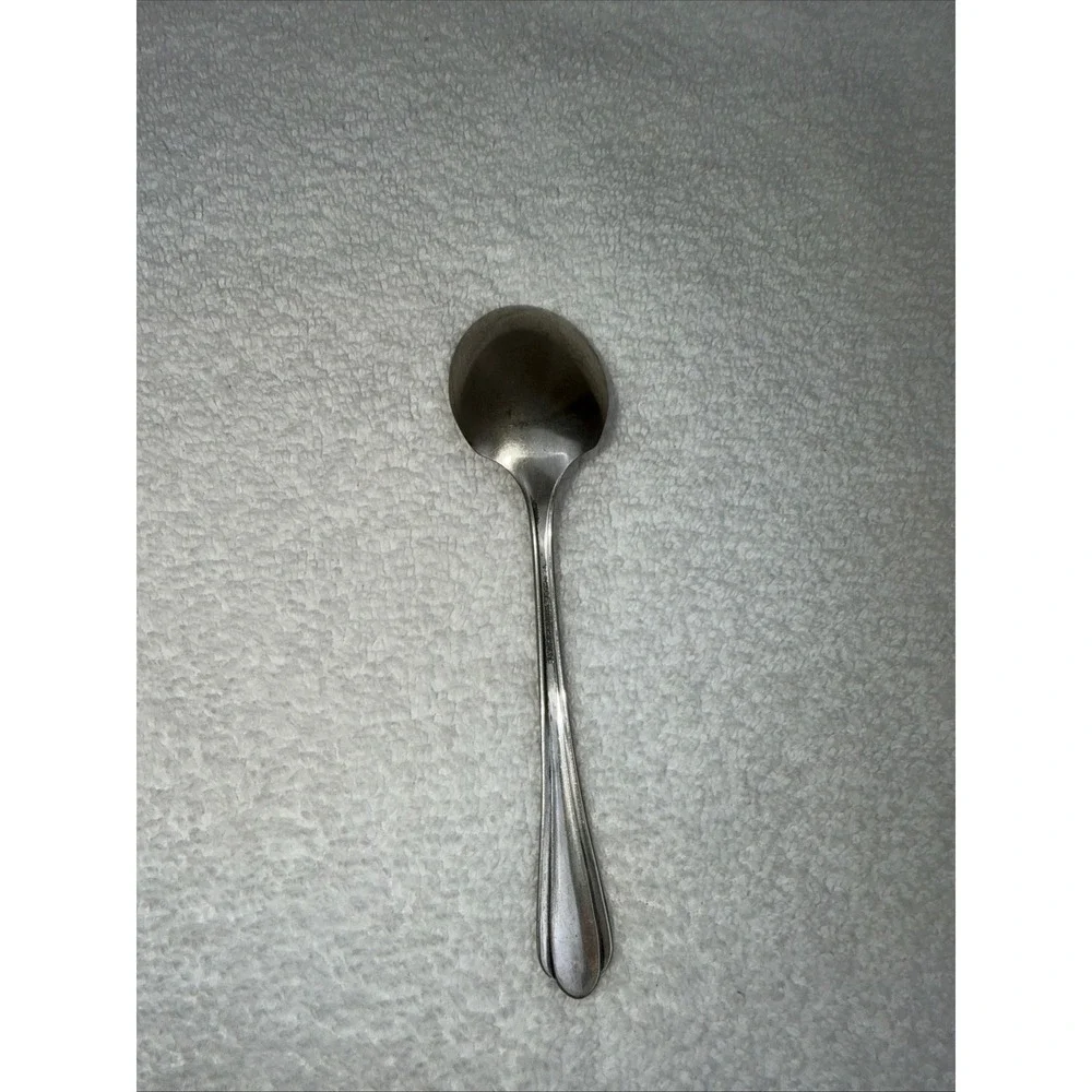 Vintage Genesee Silver Plate round soup spoon Flatware Lynwood memory pattern